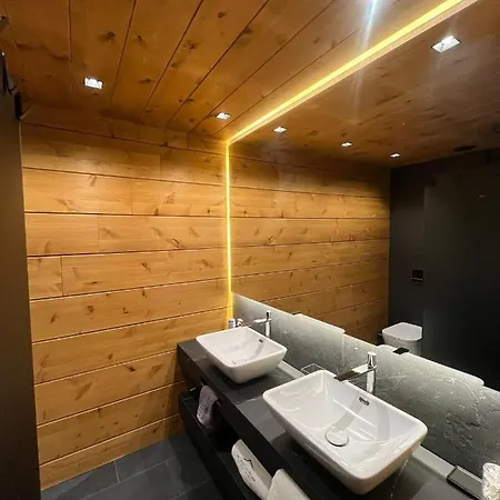 Lux 12 Alpstuga *